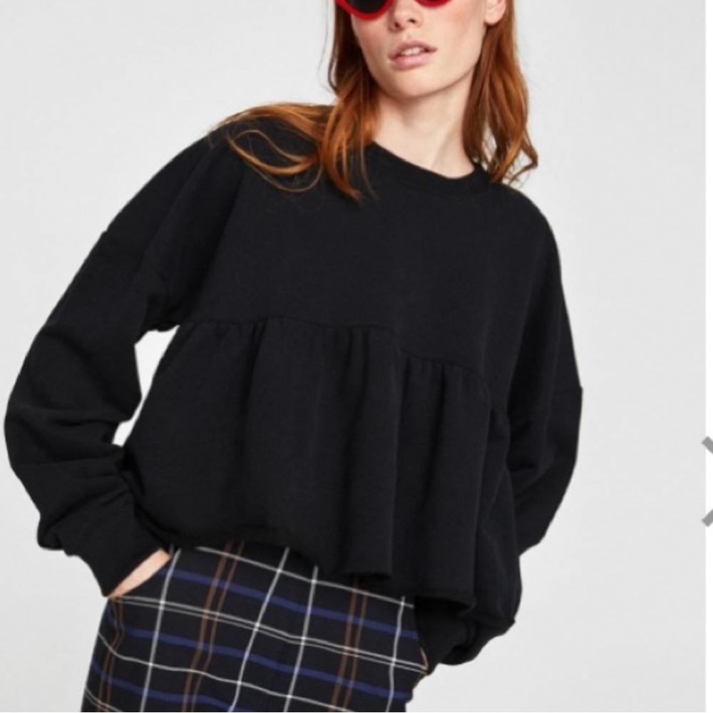New! Zara medium black ruffled short loose fit top/sweater.